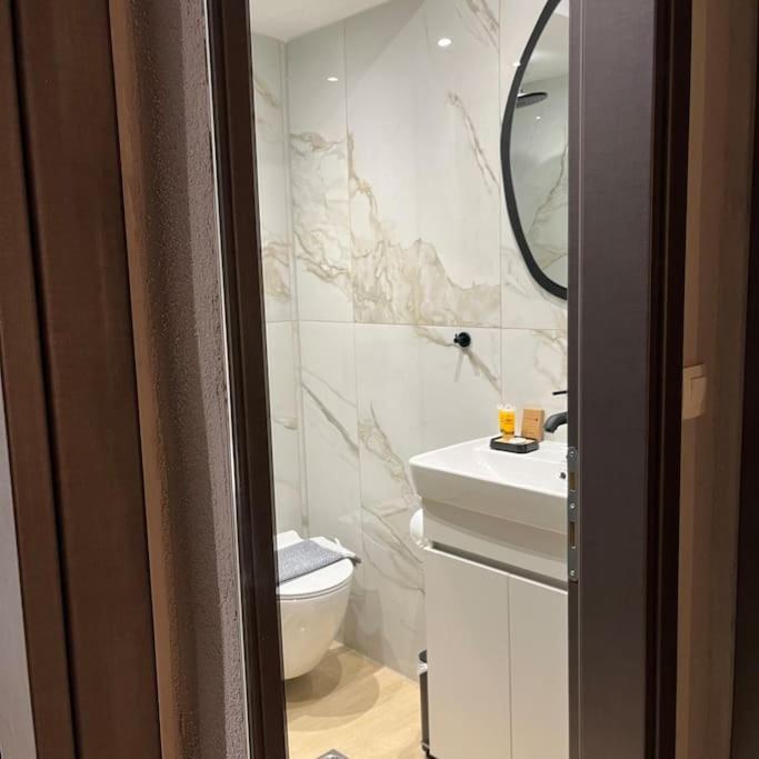 K&M Bantzh A' Apartment Drama Bagian luar foto